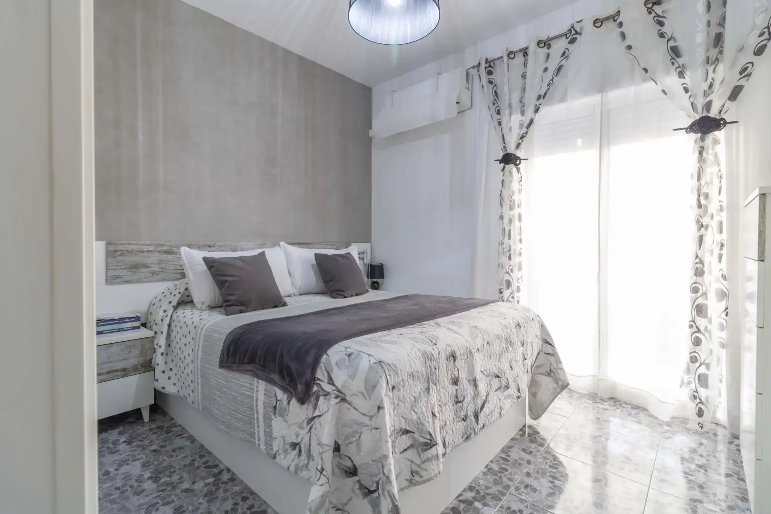 Bedroom of Flat for sale in Sevilla  with Air Conditioner, Storage room and Balcony