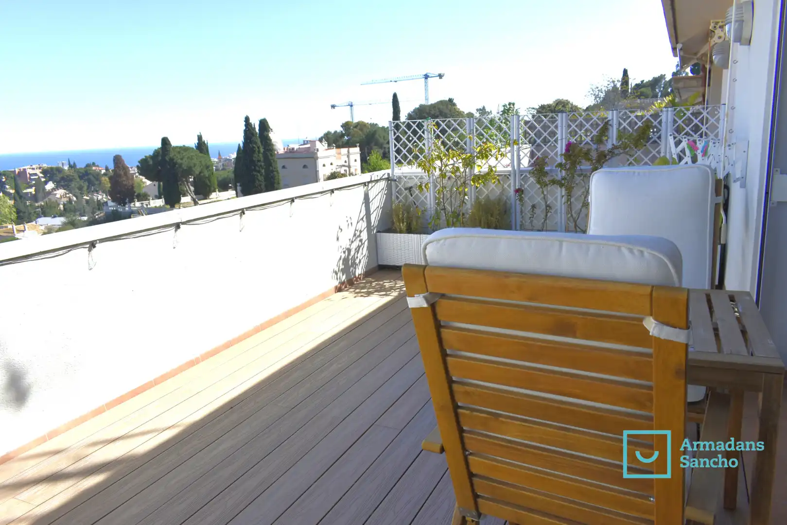 Terrasse von Einfamilien-Reihenhaus zum Verkauf in Tiana mit Klimaanlage, Heizung und Privatgarten