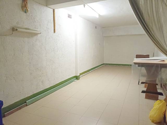 Local comercial en Venta en Avinguda d'Amèrica en Bellvitge