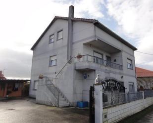 Vista exterior de Casa o xalet en venda en Cabana de Bergantiños amb Terrassa