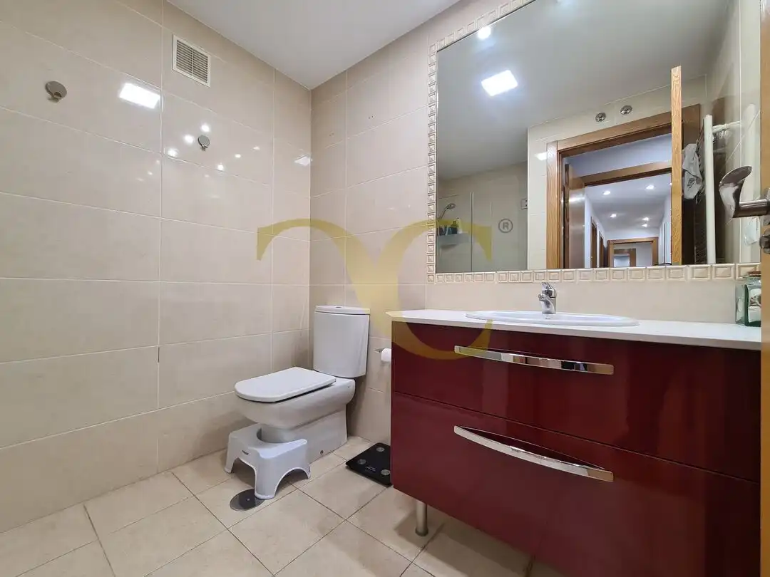 Badezimmer von Wohnung zum Verkauf in Oviedo  mit Heizung, Privatgarten und Terrasse