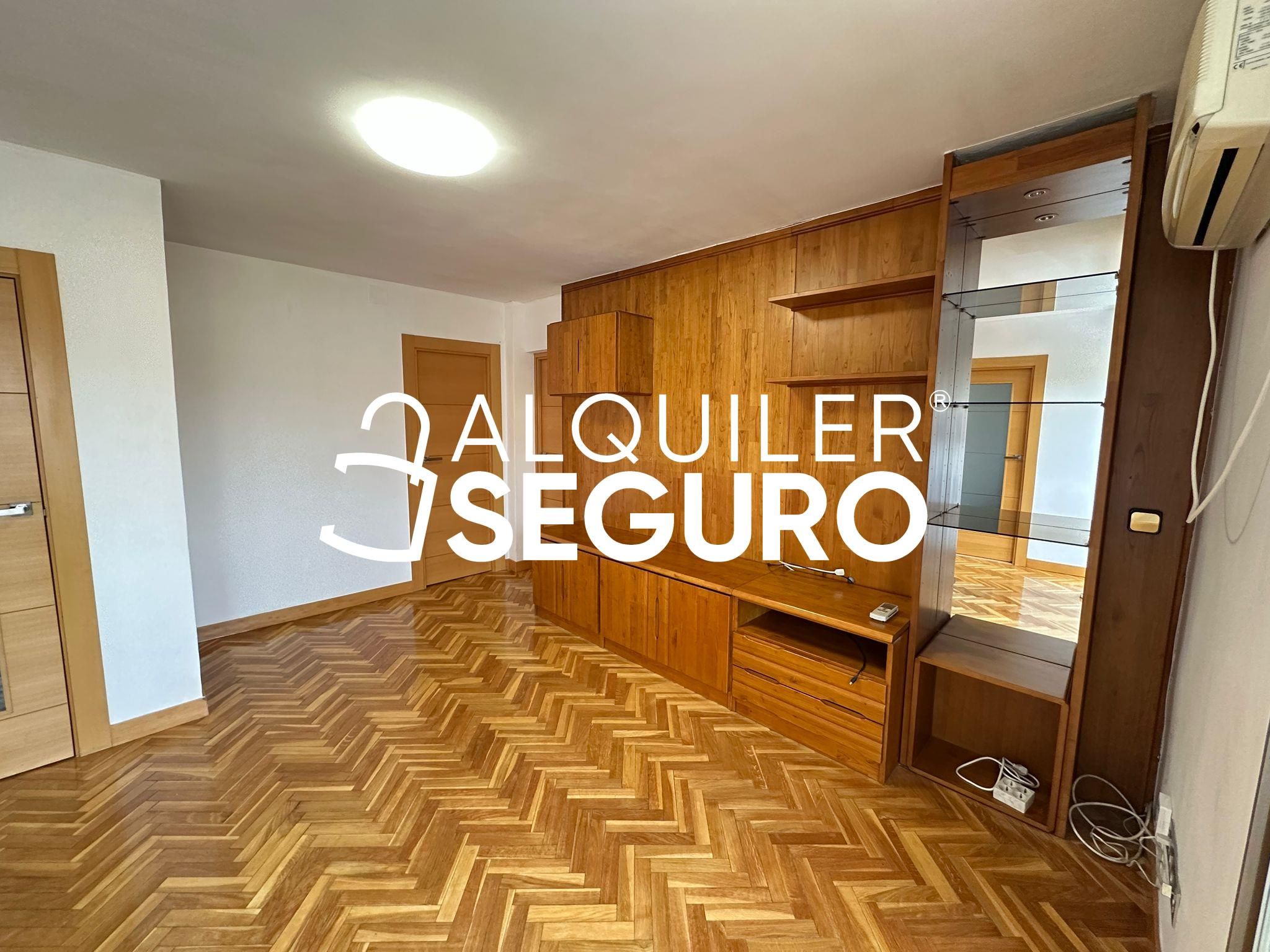 Pis de lloguer a Ceramistas, Rejas
