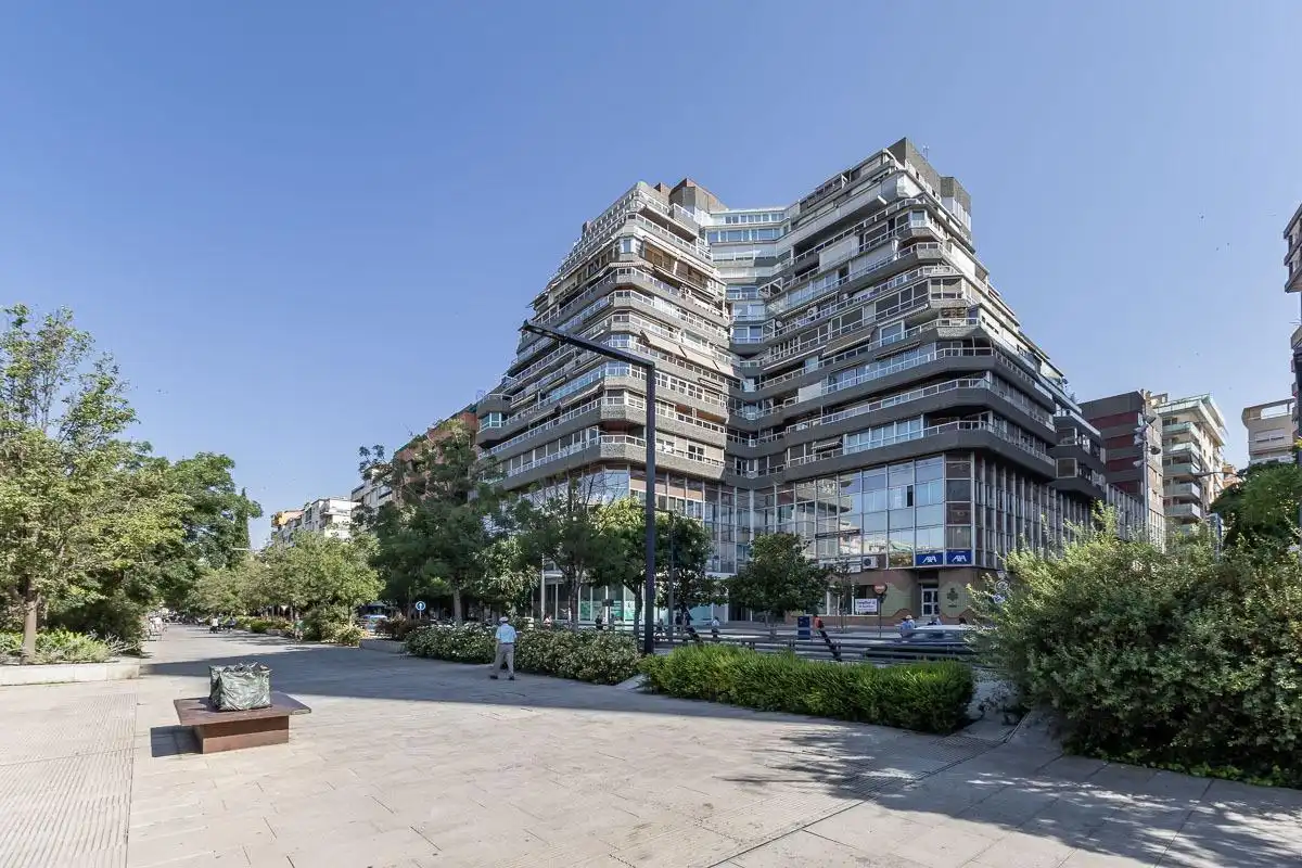 Piso con ascensor en venta en Avenida de la Constitución