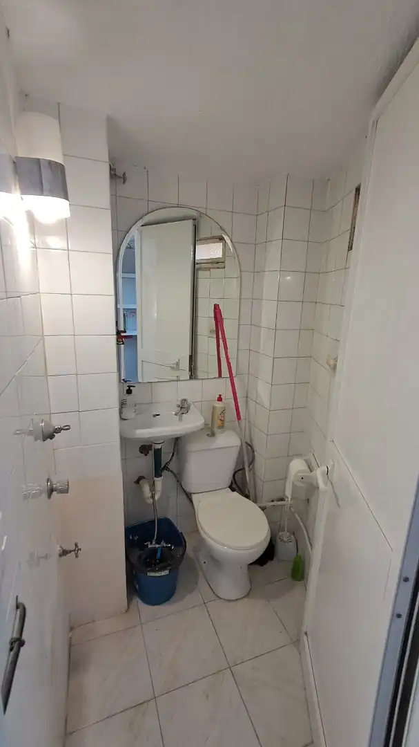 Bathroom of Commercial properties for sale in Fuengirola  with Air Conditioner and Alarm