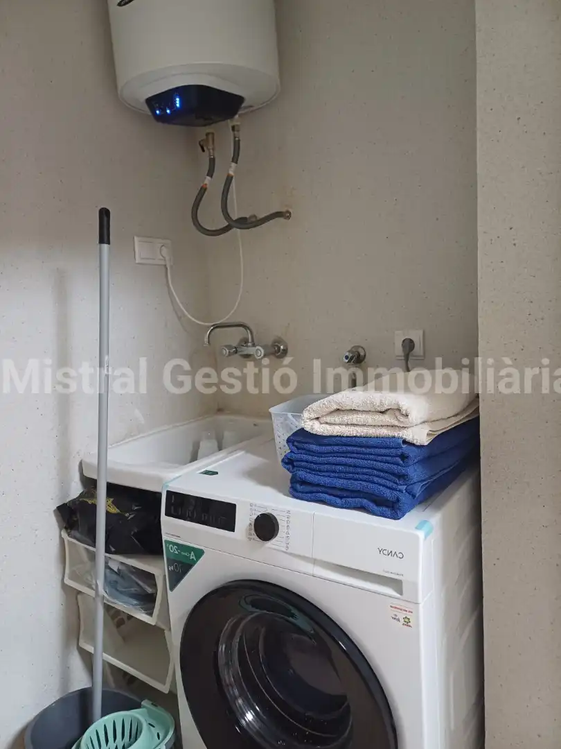 Bany de Pis de lloguer en Calafell amb Aire condicionat, Terrassa i Moblat