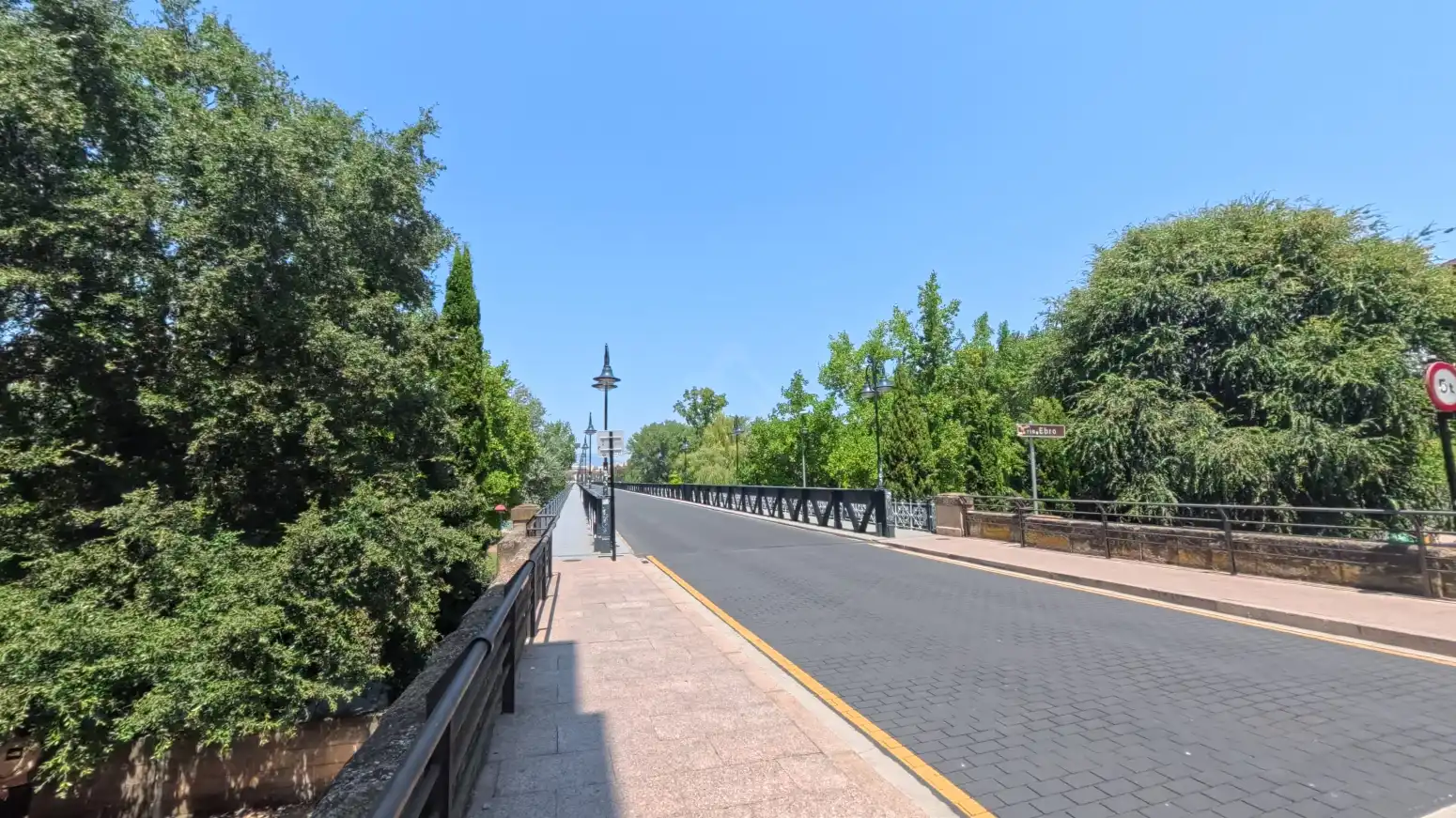 Vista exterior de Pis en venda en  Logroño