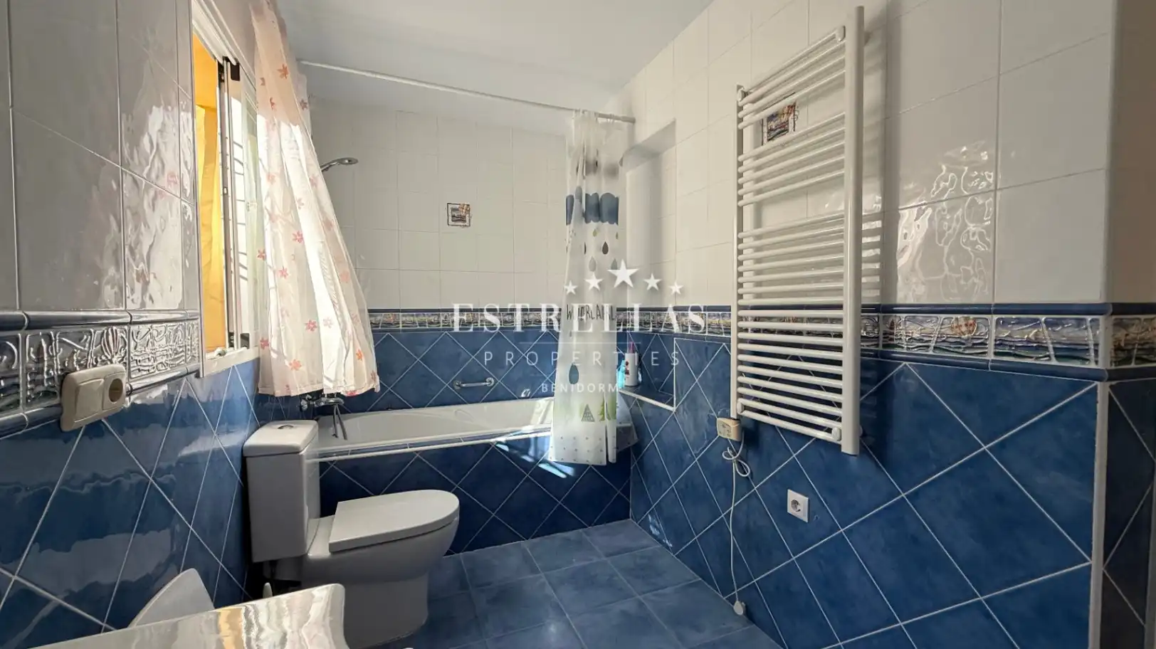 Baño de Casa o chalet en venta en La Nucia con Aire acondicionado, Calefacción y Jardín privado