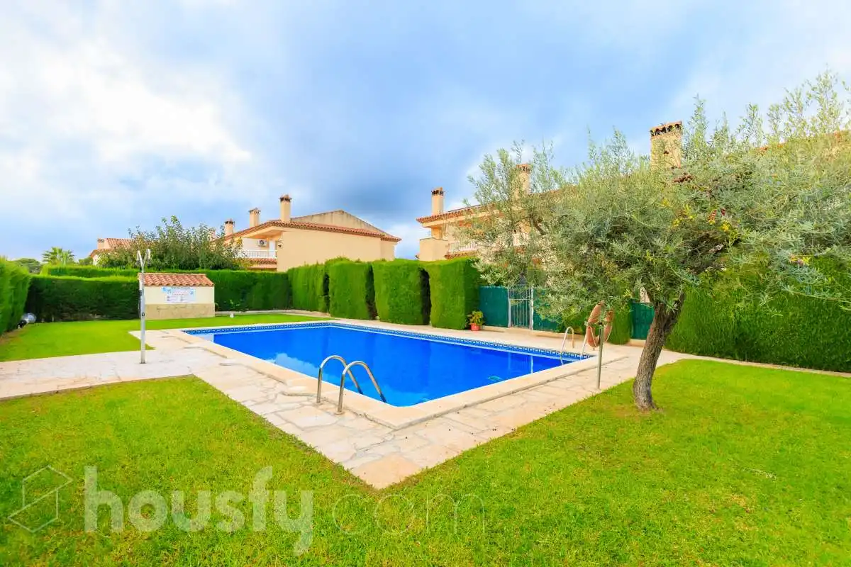 House with terrace for sale in CL De les Gardenies ., imagen 2