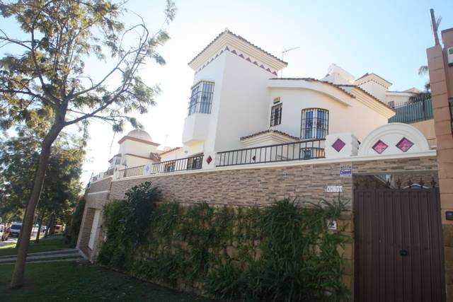 Casa-chalet en Venta en Centro