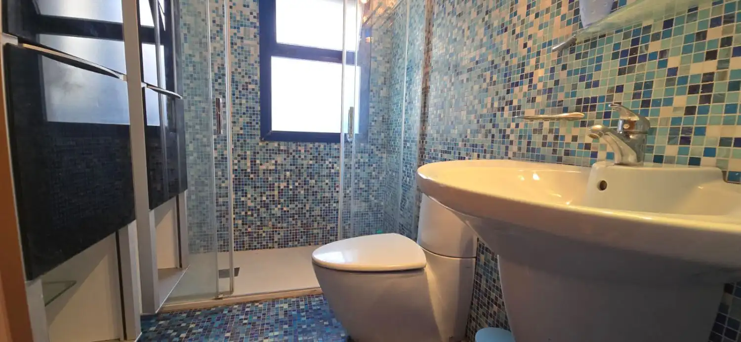Baño de Ático en venta en Alicante / Alacant con Aire acondicionado, Calefacción y Terraza