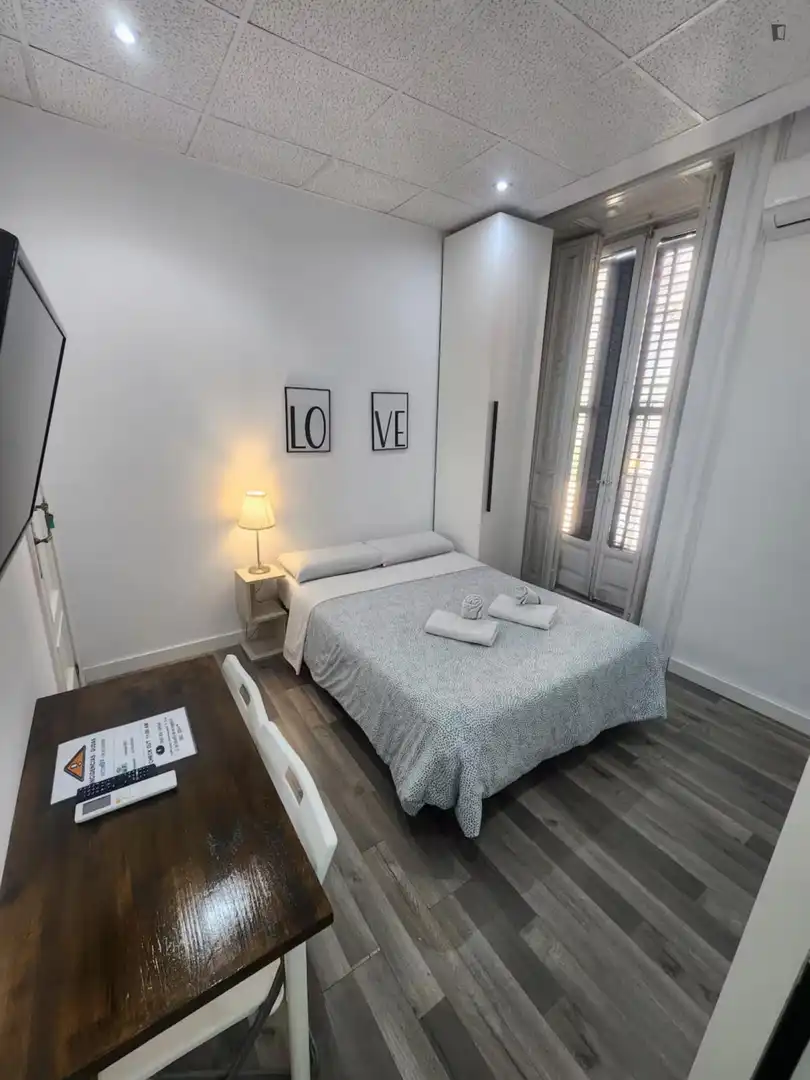 Habitación de Estudio de alquiler en Madrid con Aire acondicionado, Calefacción y Amueblado