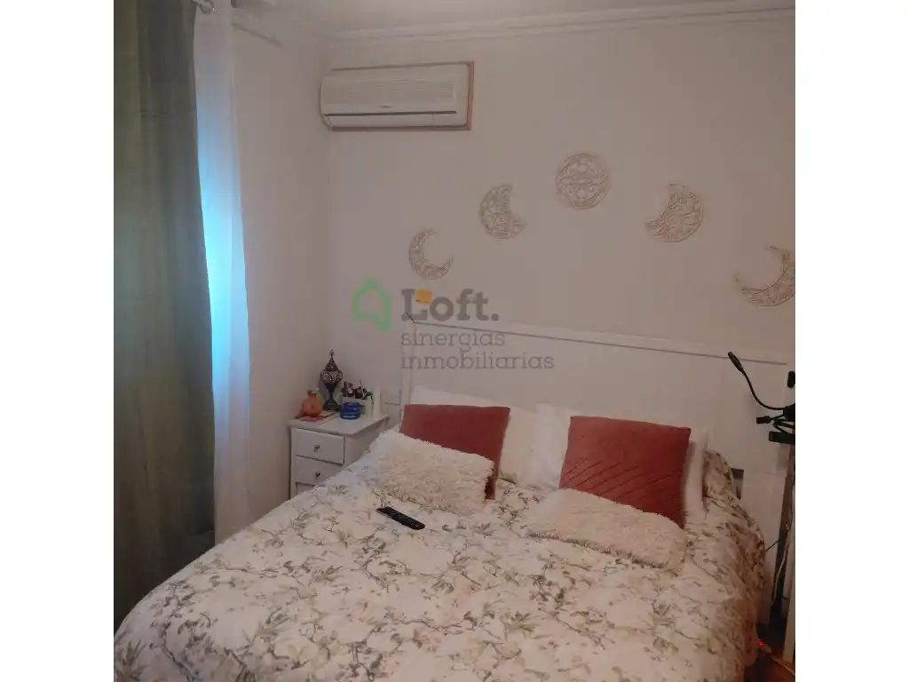 Dormitori de Casa o xalet en venda en Badajoz amb Aire condicionat, Jardí privat i Piscina