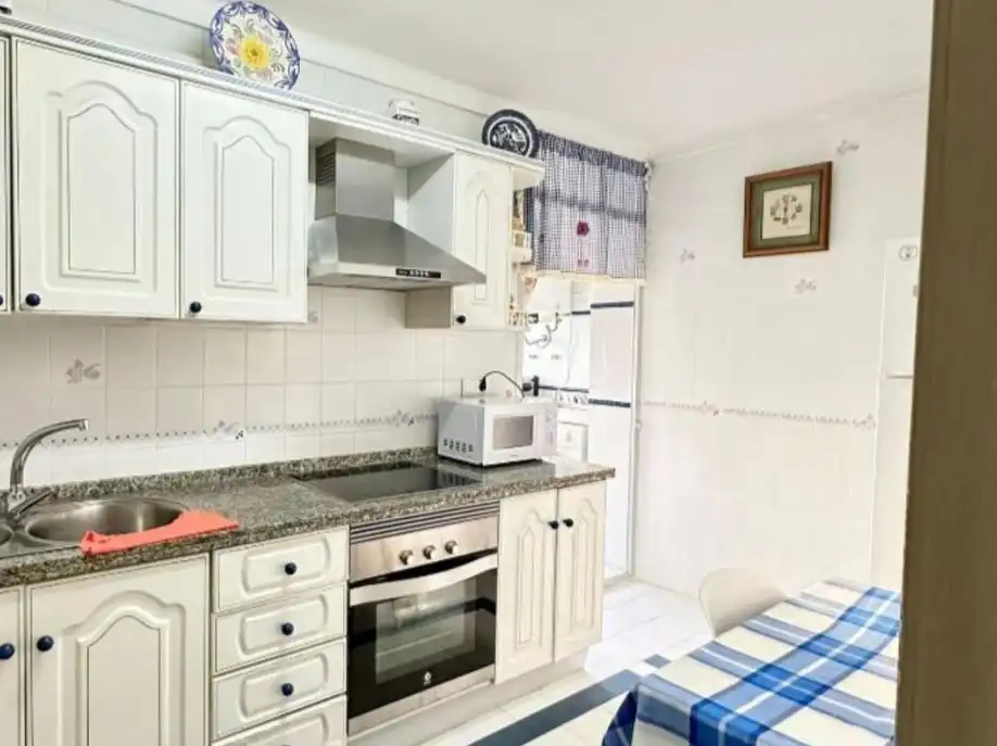 Cocina de Piso en venta en Torremolinos con Aire acondicionado, Terraza y Piscina comunitaria