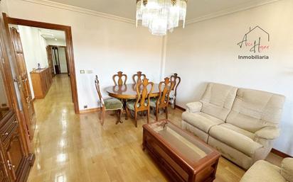 Dining room of Flat for sale in Salamanca Capital  with Heating, Parquet flooring and Storage room