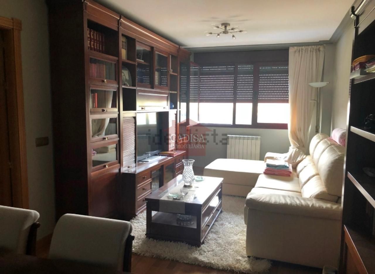 Sala d'estar de Pis en venda en Salamanca Capital amb Calefacció, Parquet i Piscina