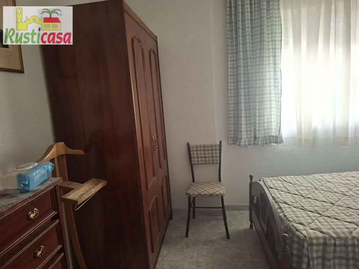 Habitación de Apartamento en venta en Bailén con Amueblado y Balcón