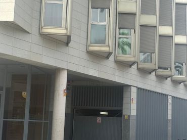 Individual con ascensor en venta en Avinguda de Candalix 28