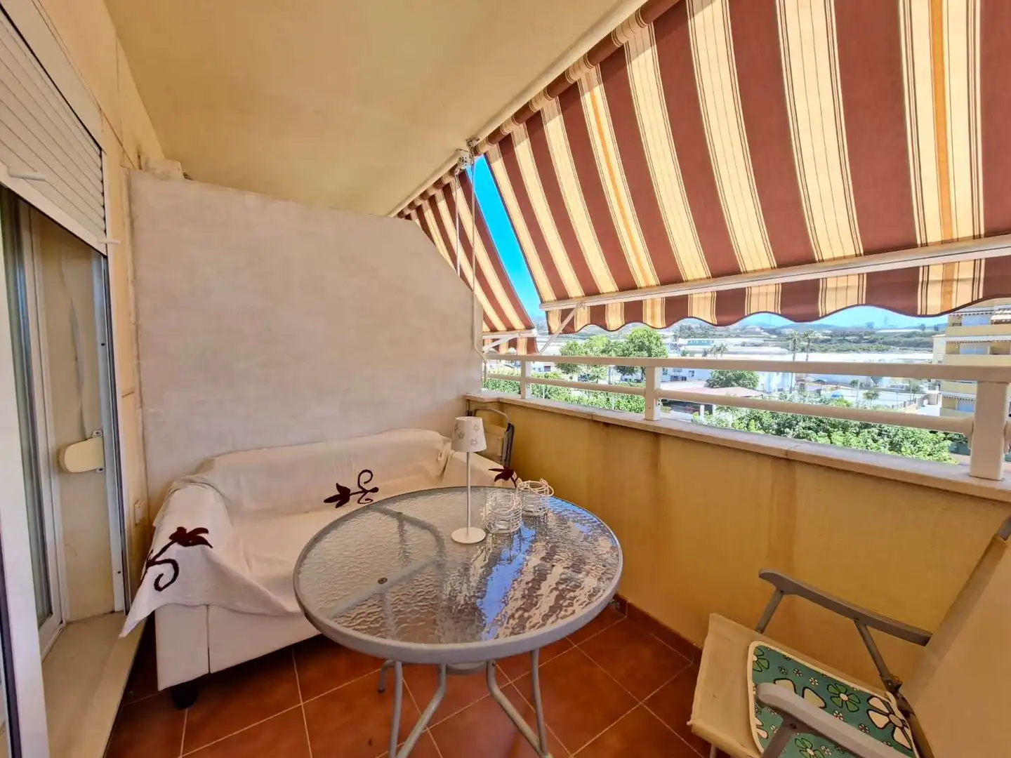 Terrassa de Pis de lloguer en Algarrobo amb Aire condicionat, Terrassa i Piscina