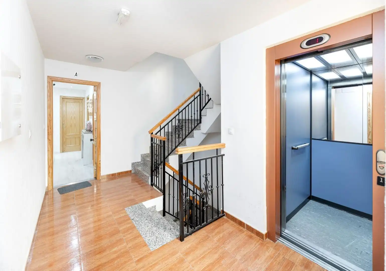 Flat for sale in Cúllar Vega  with Furnished