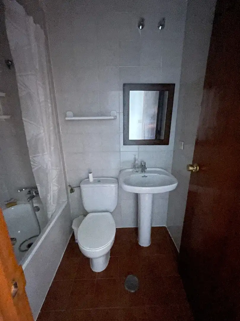 Bathroom of Flat for rent in Almendralejo  with Air Conditioner, Furnished and Washing machine