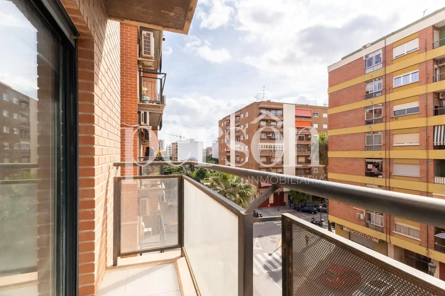 Terraza de Piso en venta en  Valencia Capital con Aire acondicionado