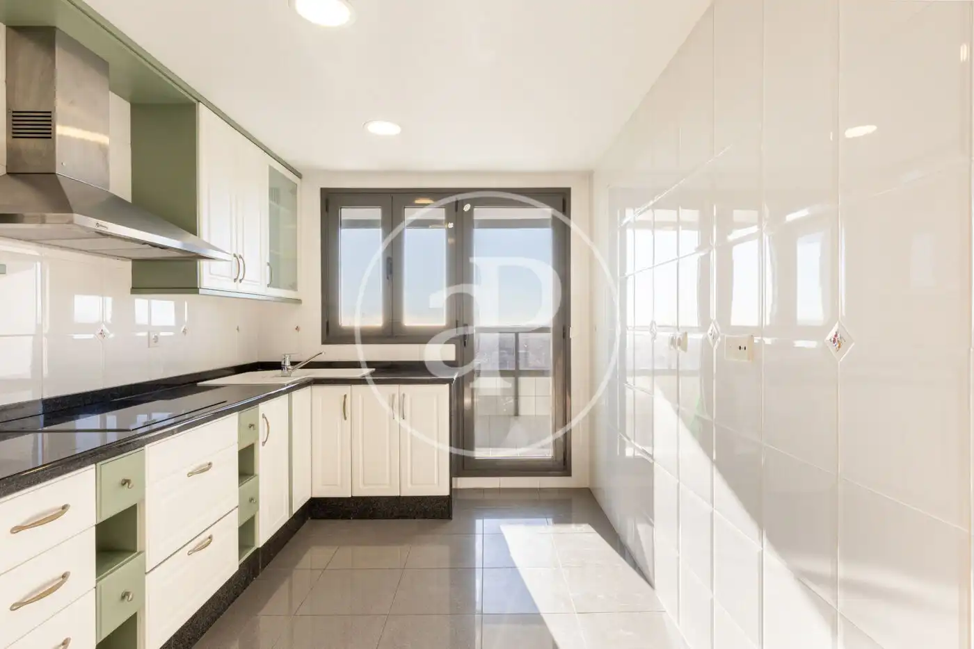 Kitchen of Flat for sale in Valencia  with Air Conditioner, Heating and Private garden