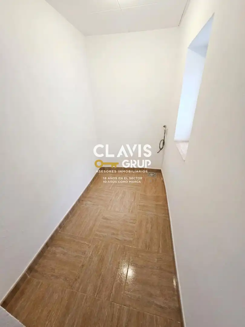 Flat for sale in Barcelona  with Private garden, Terrace and Oven