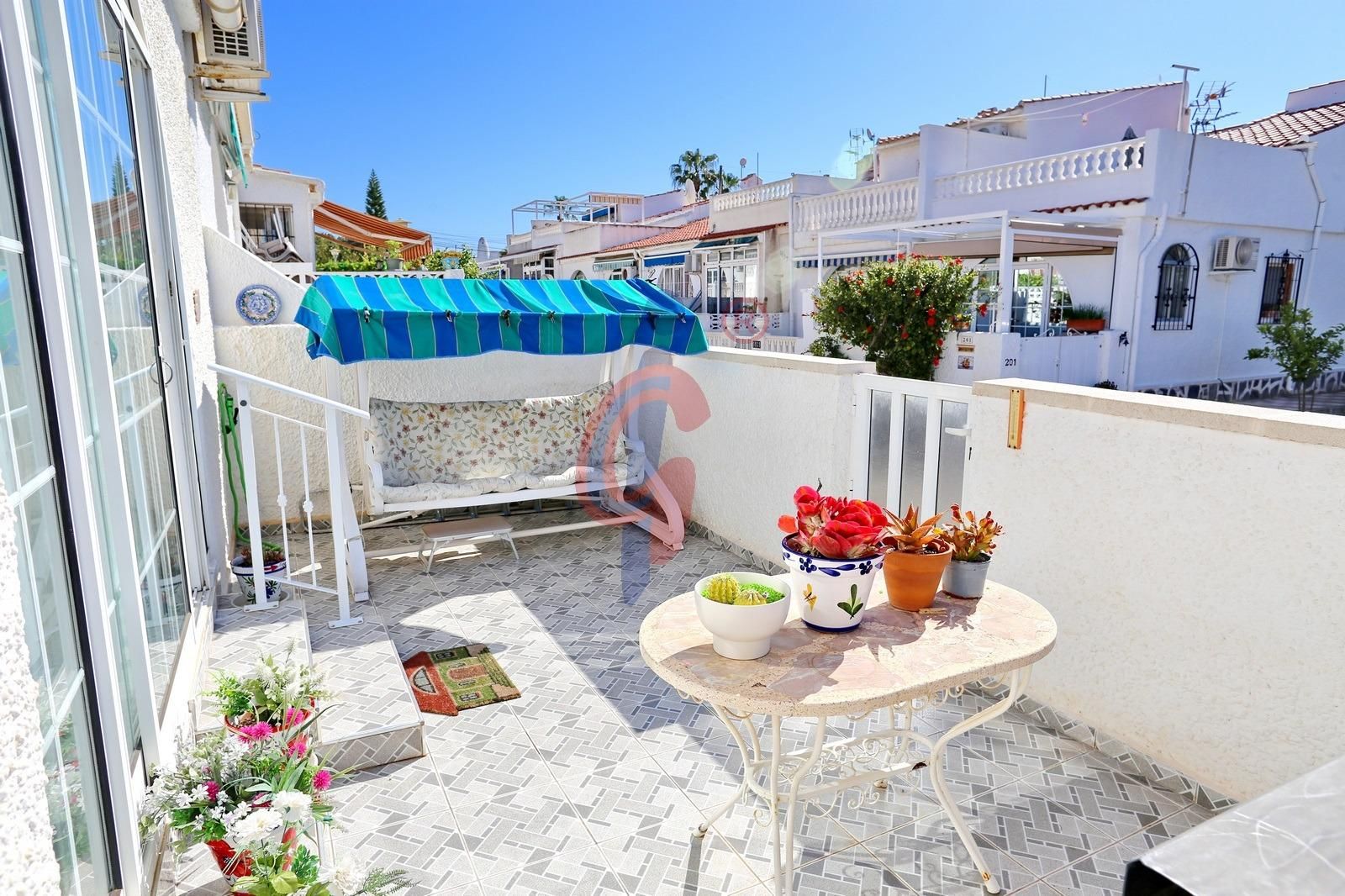 Garden of House or chalet for sale in Torrevieja  with Air Conditioner, Heating and Private garden