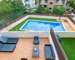 Piscina de Casa adosada en venda en El Masnou amb Aire condicionat i Terrassa