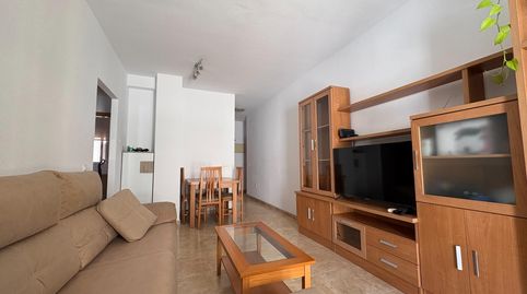Photo 3 of Flat for rent in Calle Cesar Arbasia, Suárez, Málaga Capital
