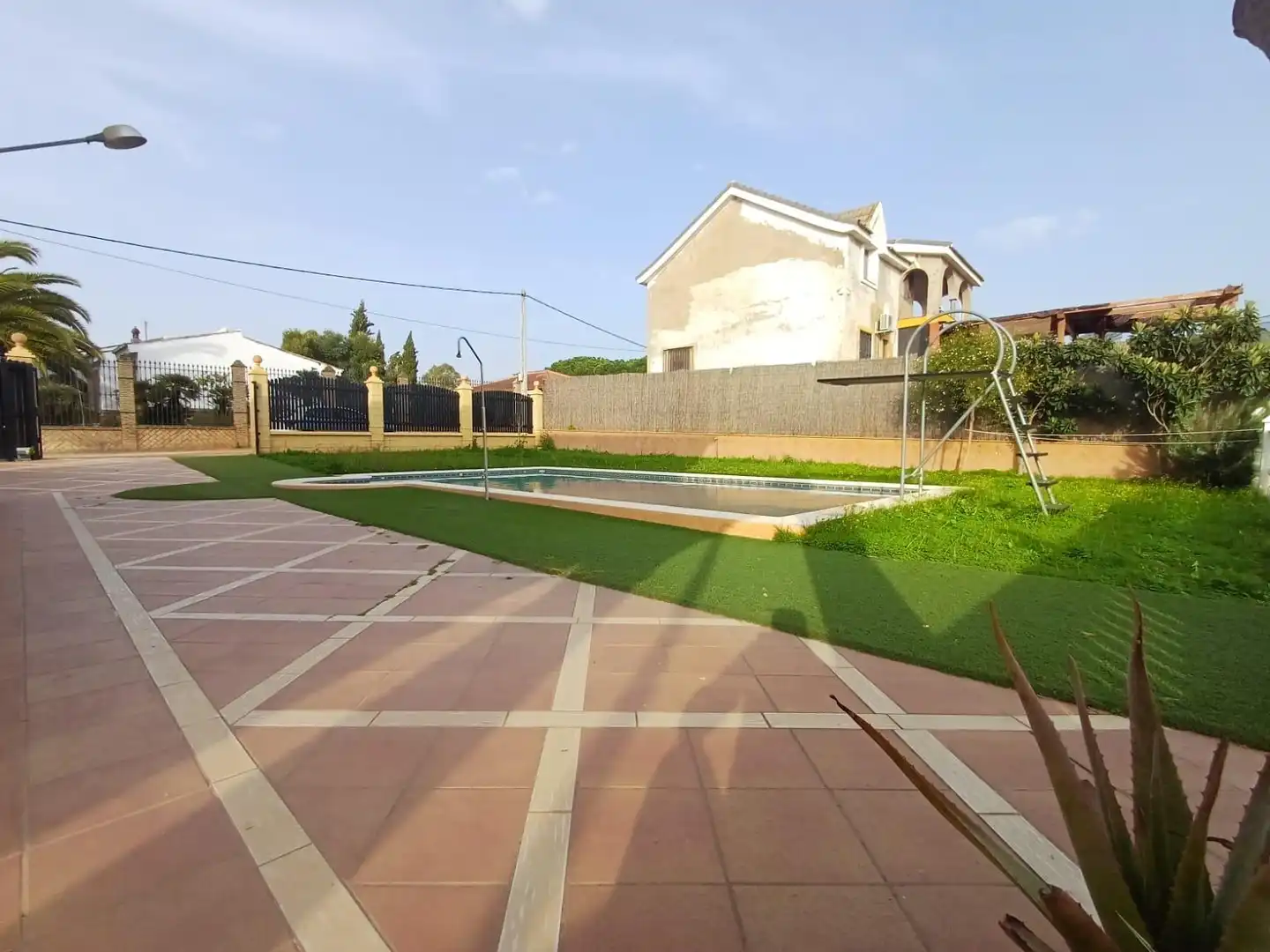 Piscina de Casa o xalet en venda en La Puebla del Río