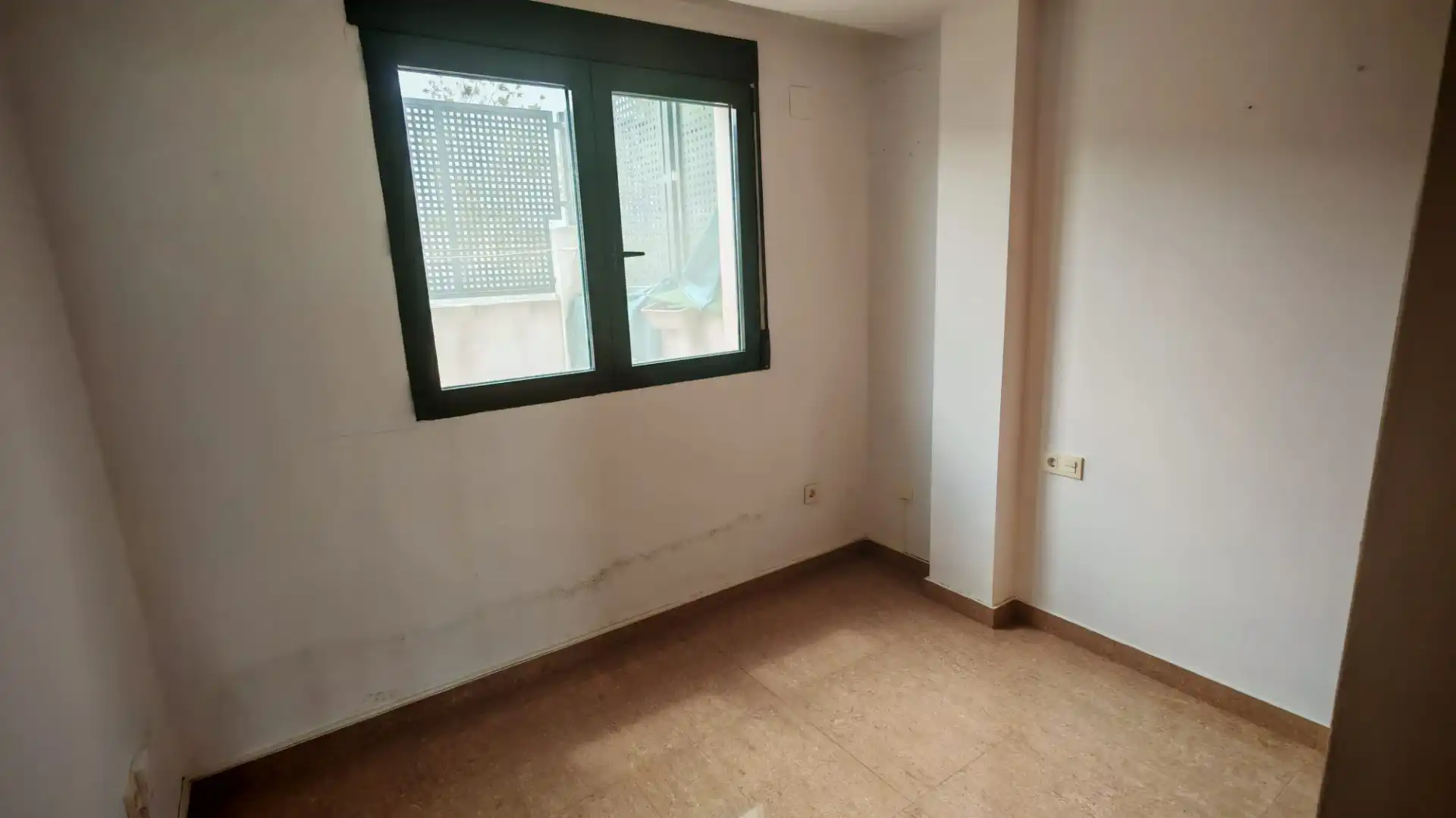 Schlafzimmer von Einfamilien-Reihenhaus zum Verkauf in Valencia mit Terrasse, Abstellraum und Ofen