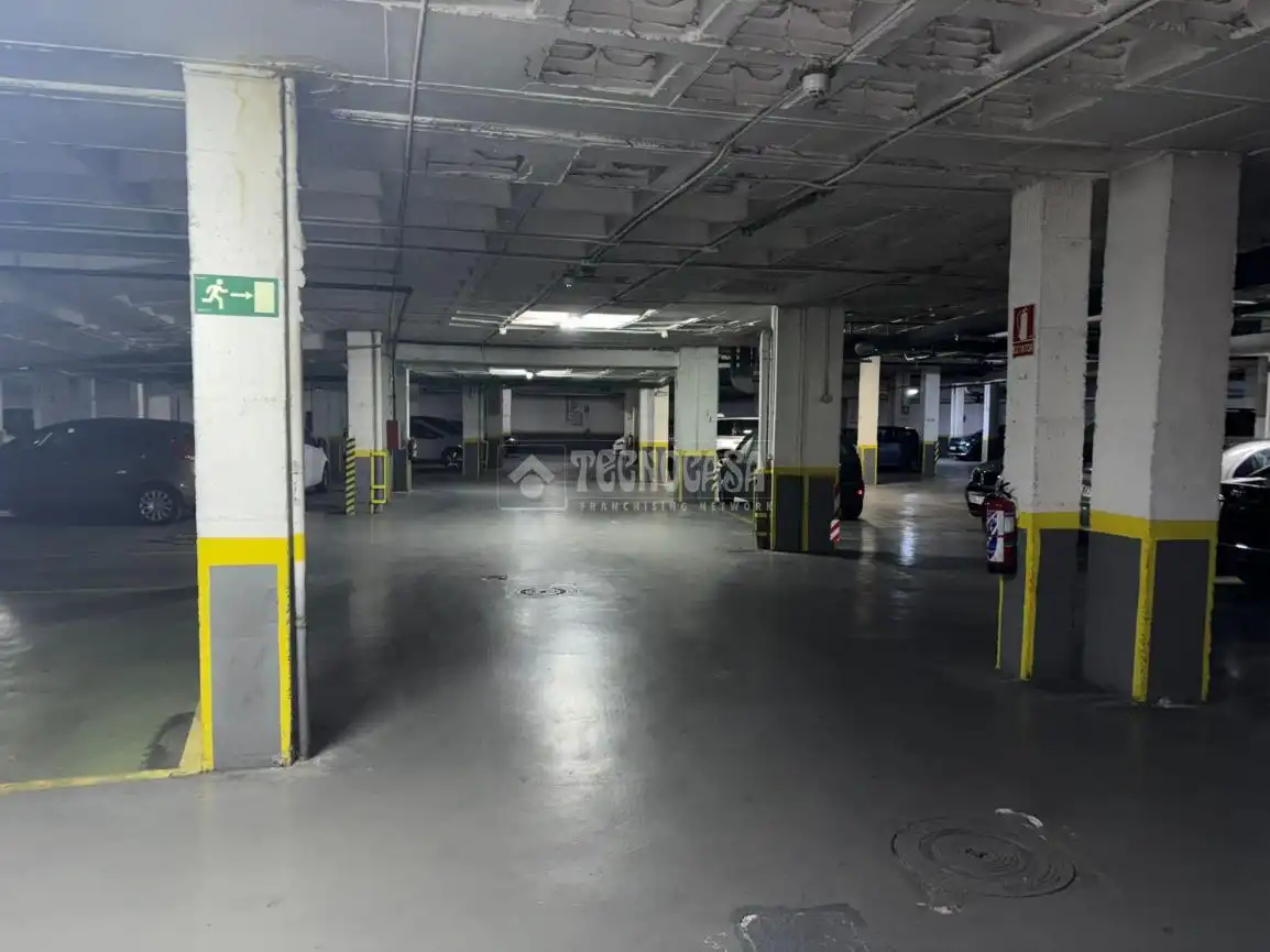 Parkplatz von Garage zum Verkauf in Madrid