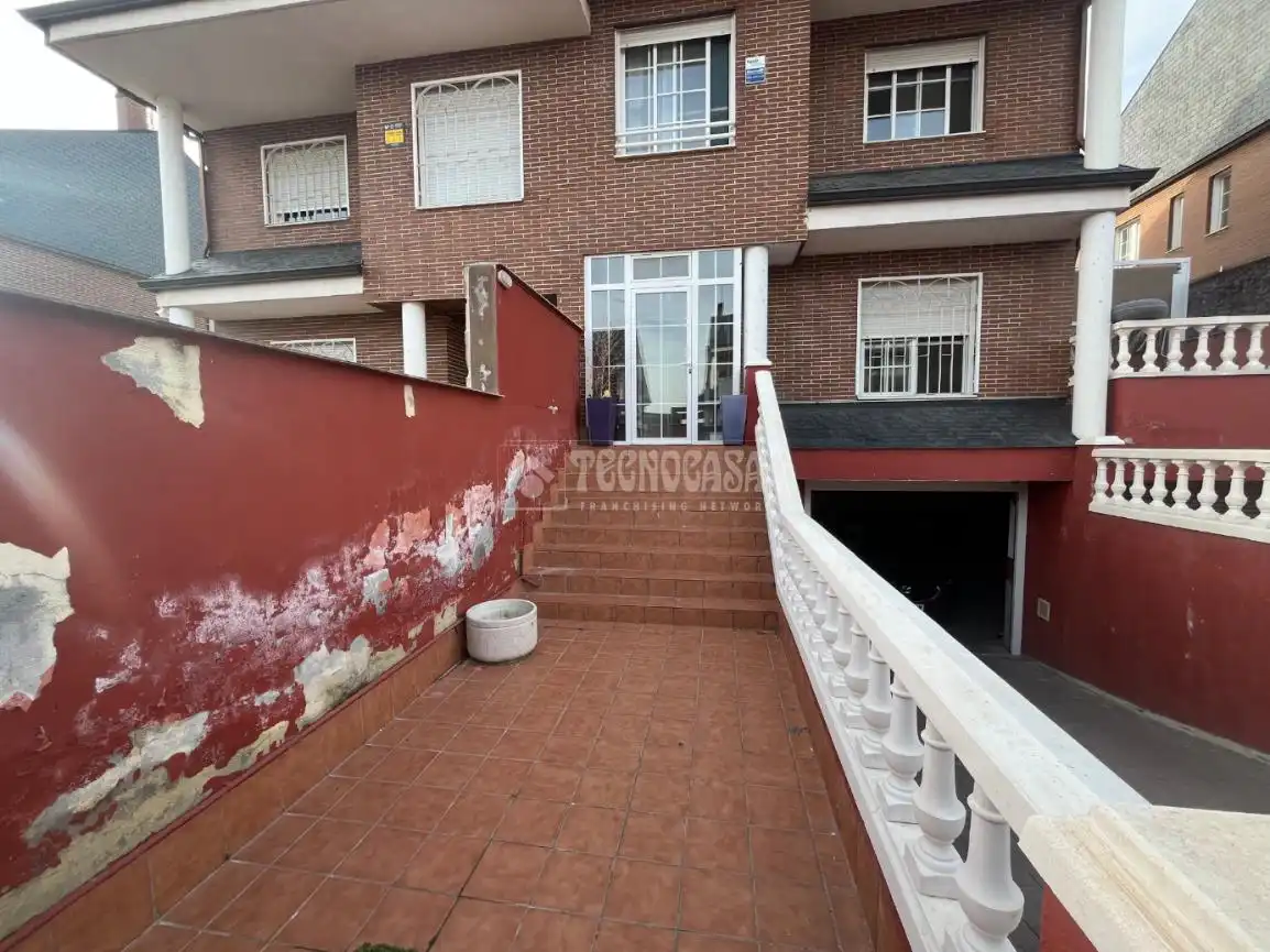 Casa adosada en venta en Moraleja de Enmedio
