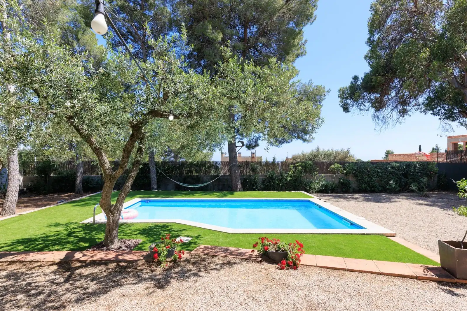 Schwimmbecken von Haus oder Chalet zum Verkauf in Almoster mit Heizung, Privatgarten und Terrasse