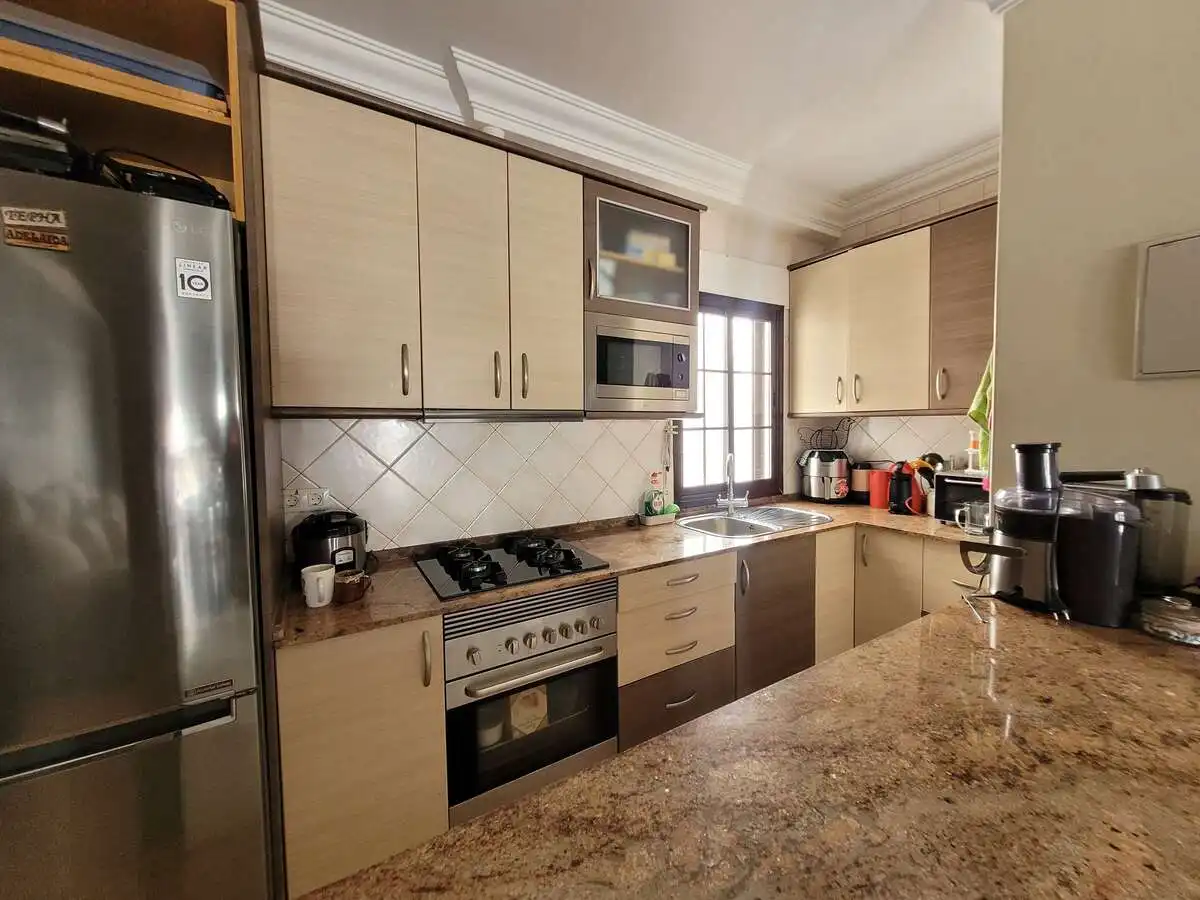 Küche von Wohnung zum Verkauf in Arrecife mit Terrasse, Abstellraum und Möbliert