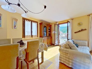 Casa bifamiliare con balcone in vendita a Barrio Bormapea 79