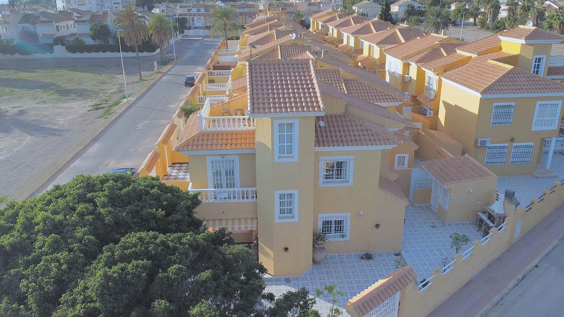 Vista exterior de Casa o xalet en venda en Mazarrón amb Jardí privat, Traster i Forn
