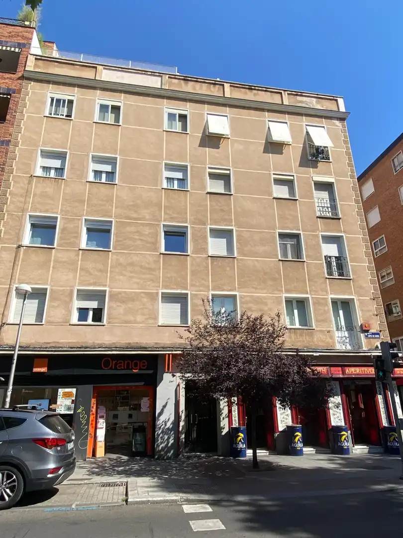 Vista exterior de Apartament de lloguer en Madrid amb Aire condicionat i Calefacció
