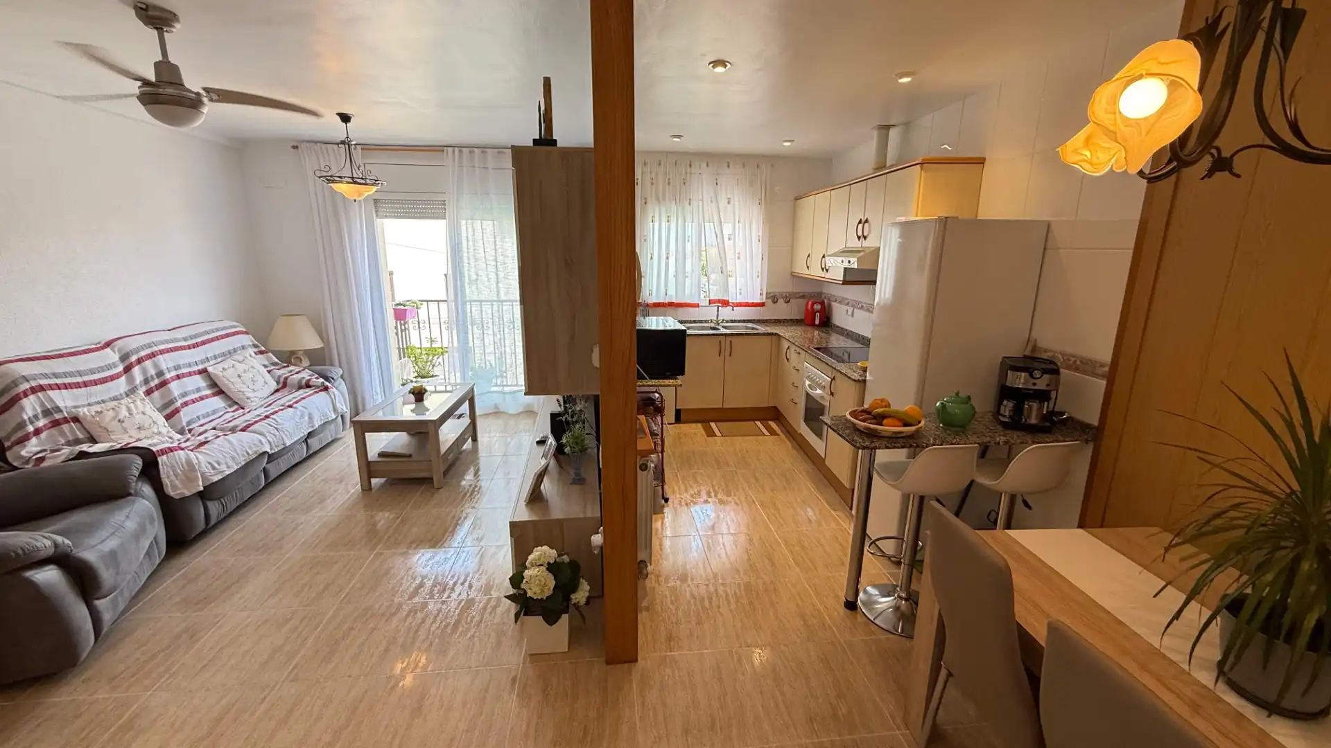 Vista exterior de Casa adosada en venta en Roda de Berà con Calefacción, Jardín privado y Terraza