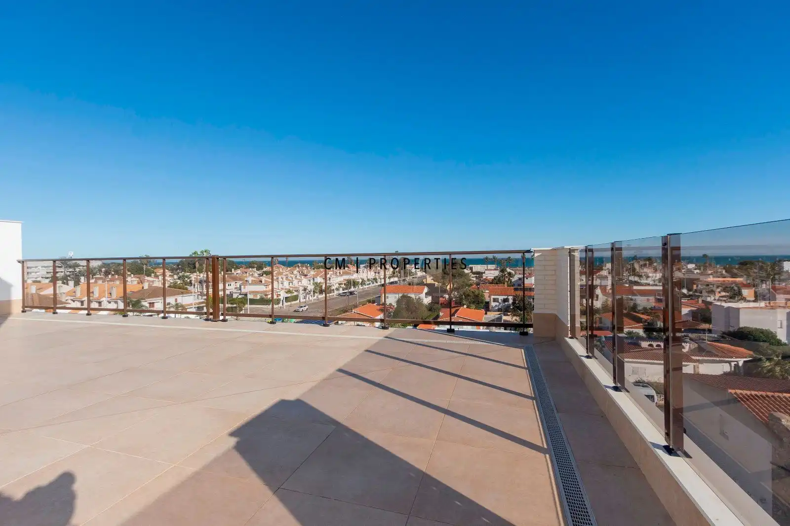 Terrace of Attic for rent in Sagunto / Sagunt  with Air Conditioner, Heating and Parquet flooring