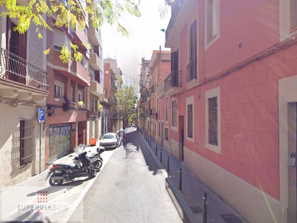 Vista exterior de Edifici en venda en  Barcelona Capital