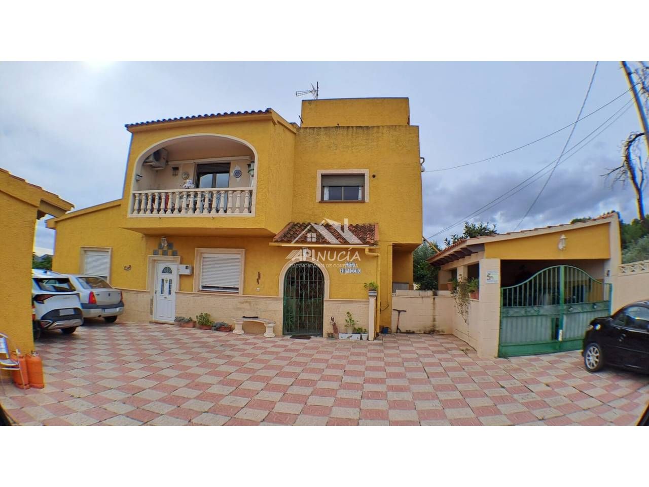 Vista exterior de Casa o xalet en venda en L'Alfàs del Pi amb Jardí privat, Terrassa i Piscina