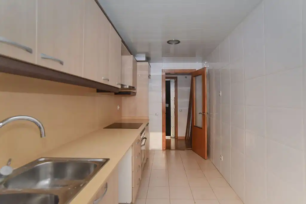Cuina de Pis en venda en Mataró amb Piscina