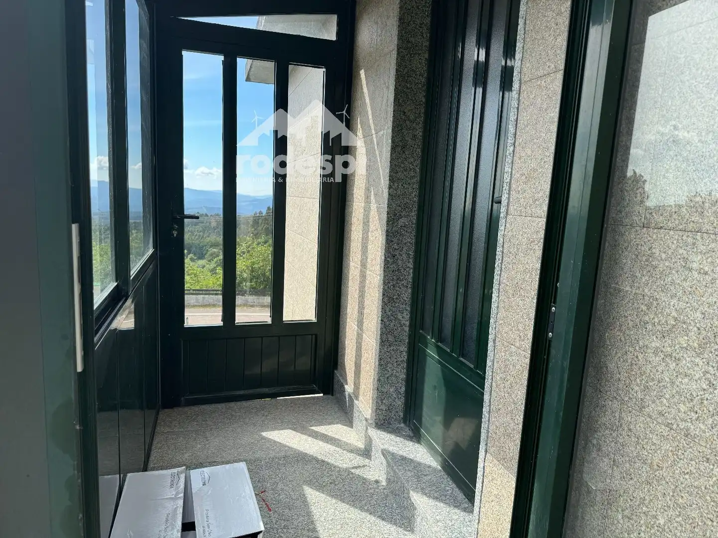 Balcony of Houses for sale in Covelo  with Storage room and Furnished