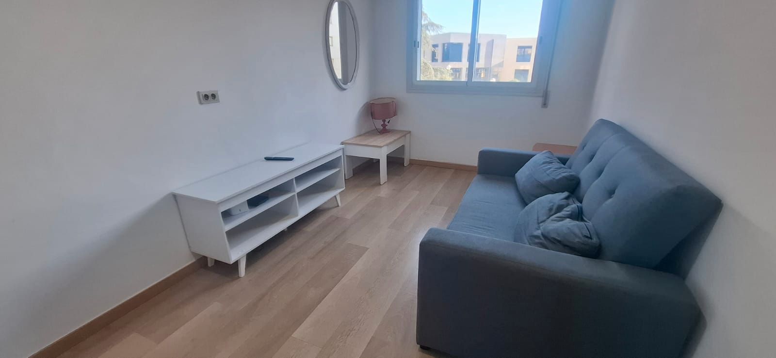 Sala d'estar de Apartament de lloguer en Vigo  amb Moblat, Forn i Rentadora