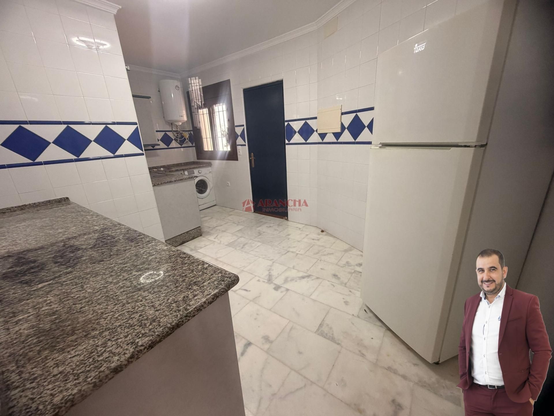 Cocina de Planta baja en venta en Chipiona