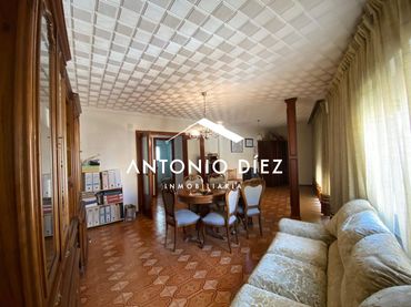 Casa amb balcó en venda a Aspe Centro