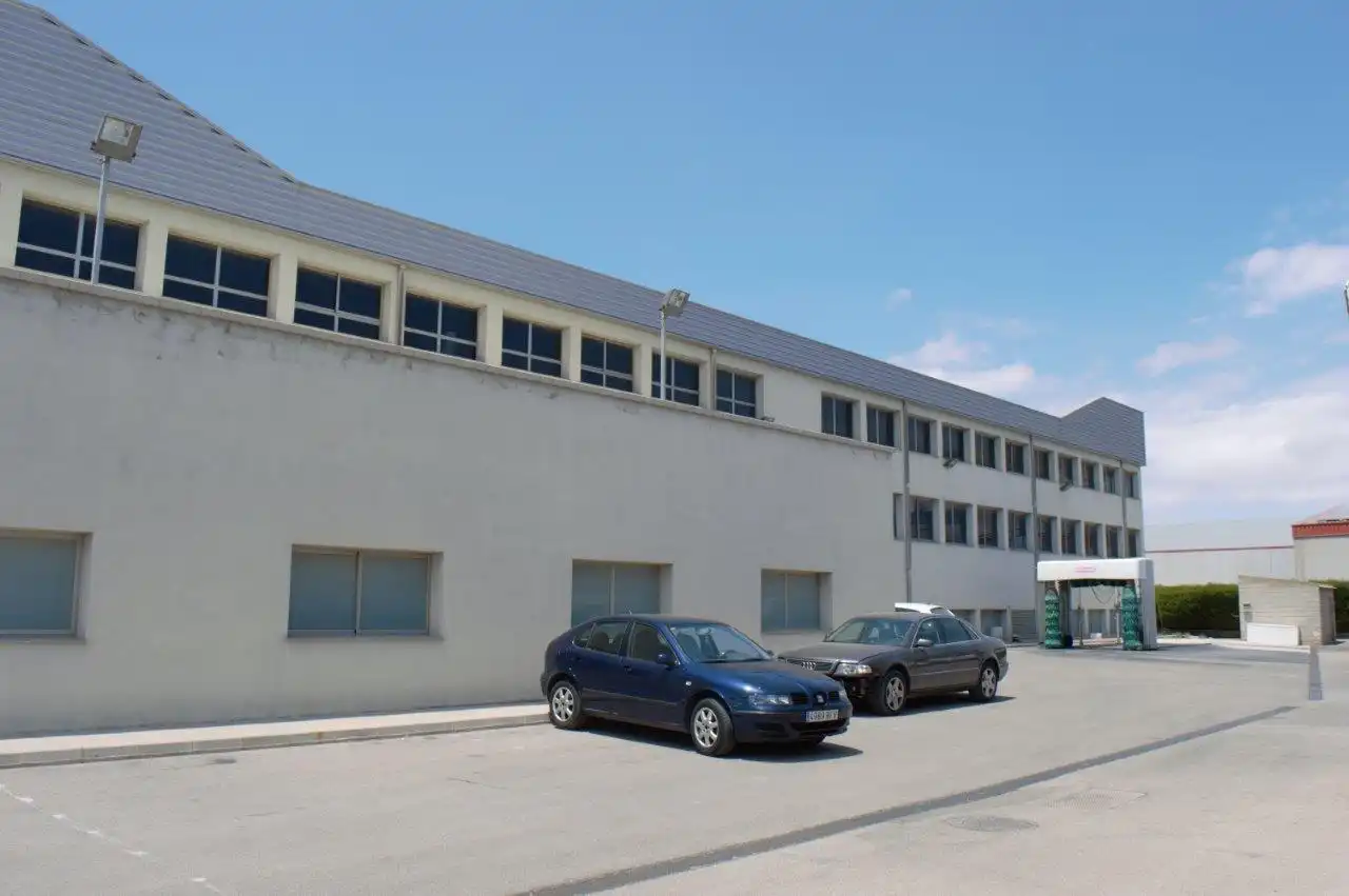 Vista exterior de Nave industrial en venta en Villena