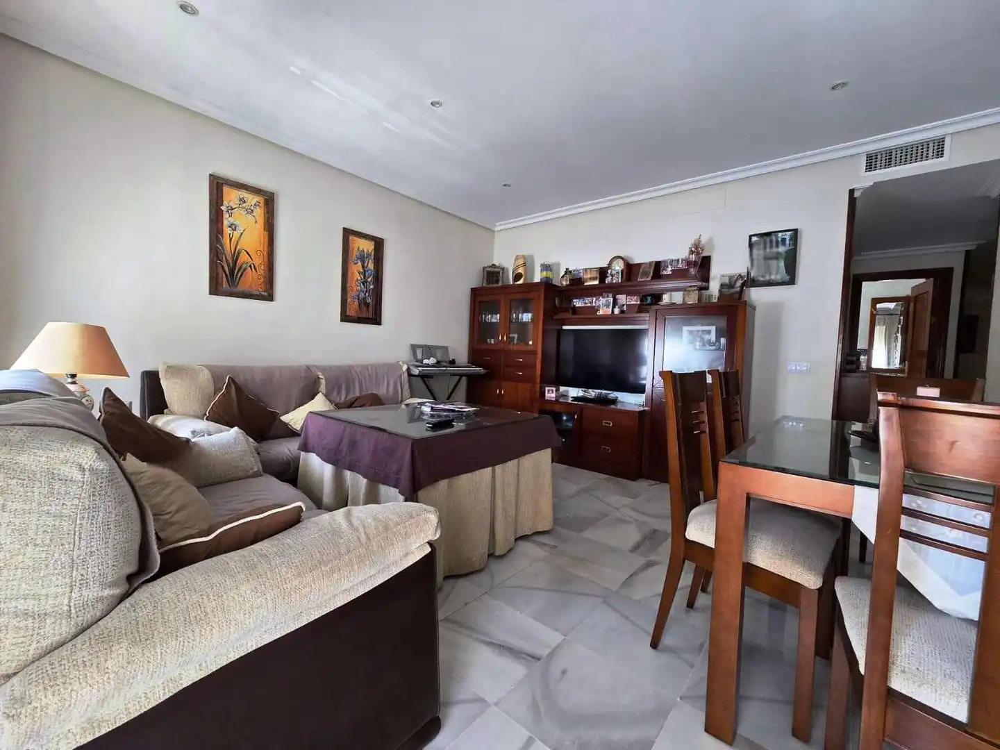 Sala d'estar de Casa o xalet en venda en Castilleja de la Cuesta amb Aire condicionat, Terrassa i Balcó